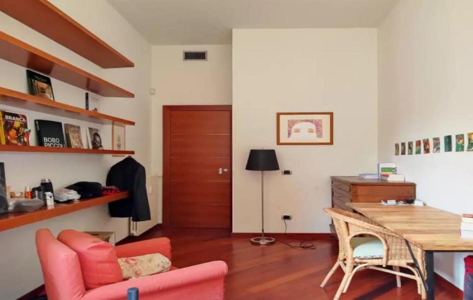 Stanza Nr 2 In Zona Solari In Appartamento Incantevole Milan Bagian luar foto